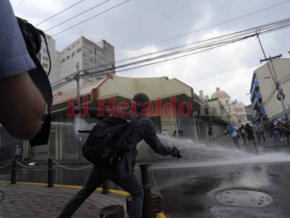 Honduras: Encapuchados protagonizaron zafarrancho y caos en la capital