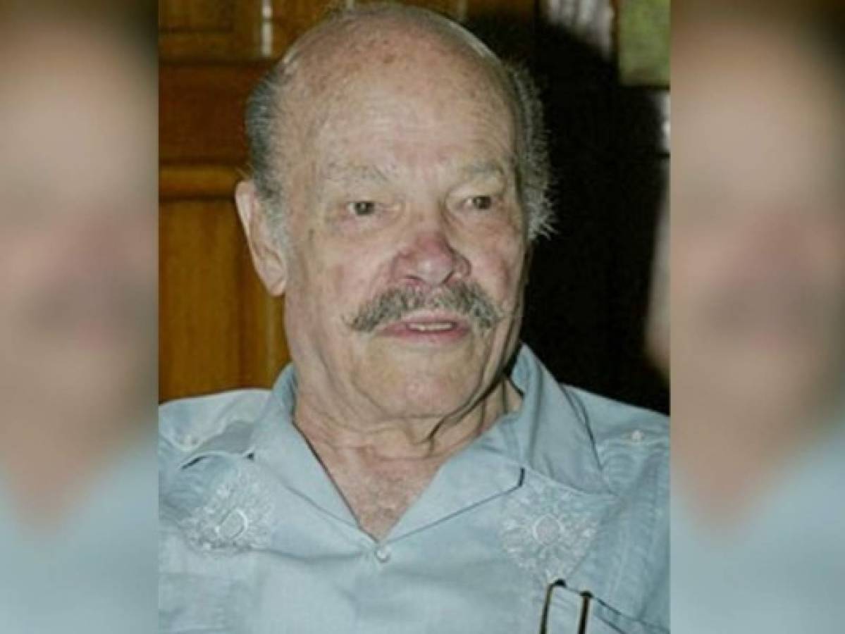 Muere el escultor que talló el Cristo del Picacho, Mario Zamora Alcántara