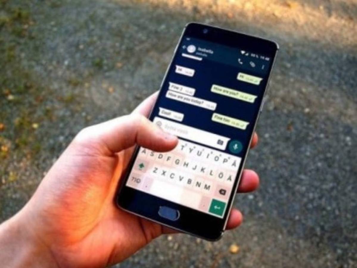 ¿Cómo evitar que otros lean tus mensajes en WhatsApp?