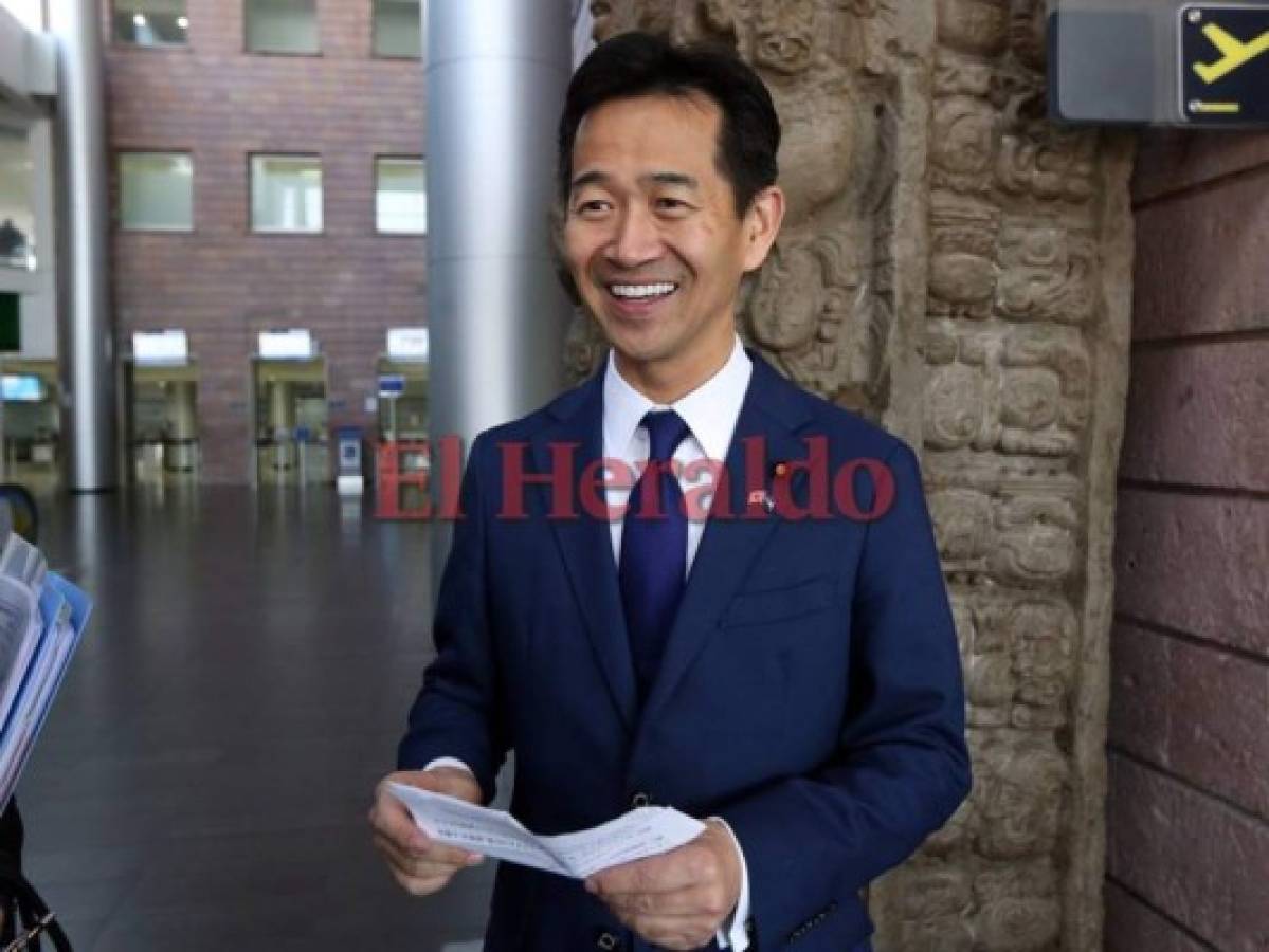 Vicecanciller de Japón llega a estrechar relaciones con Honduras y a felicitar a JOH por segundo período