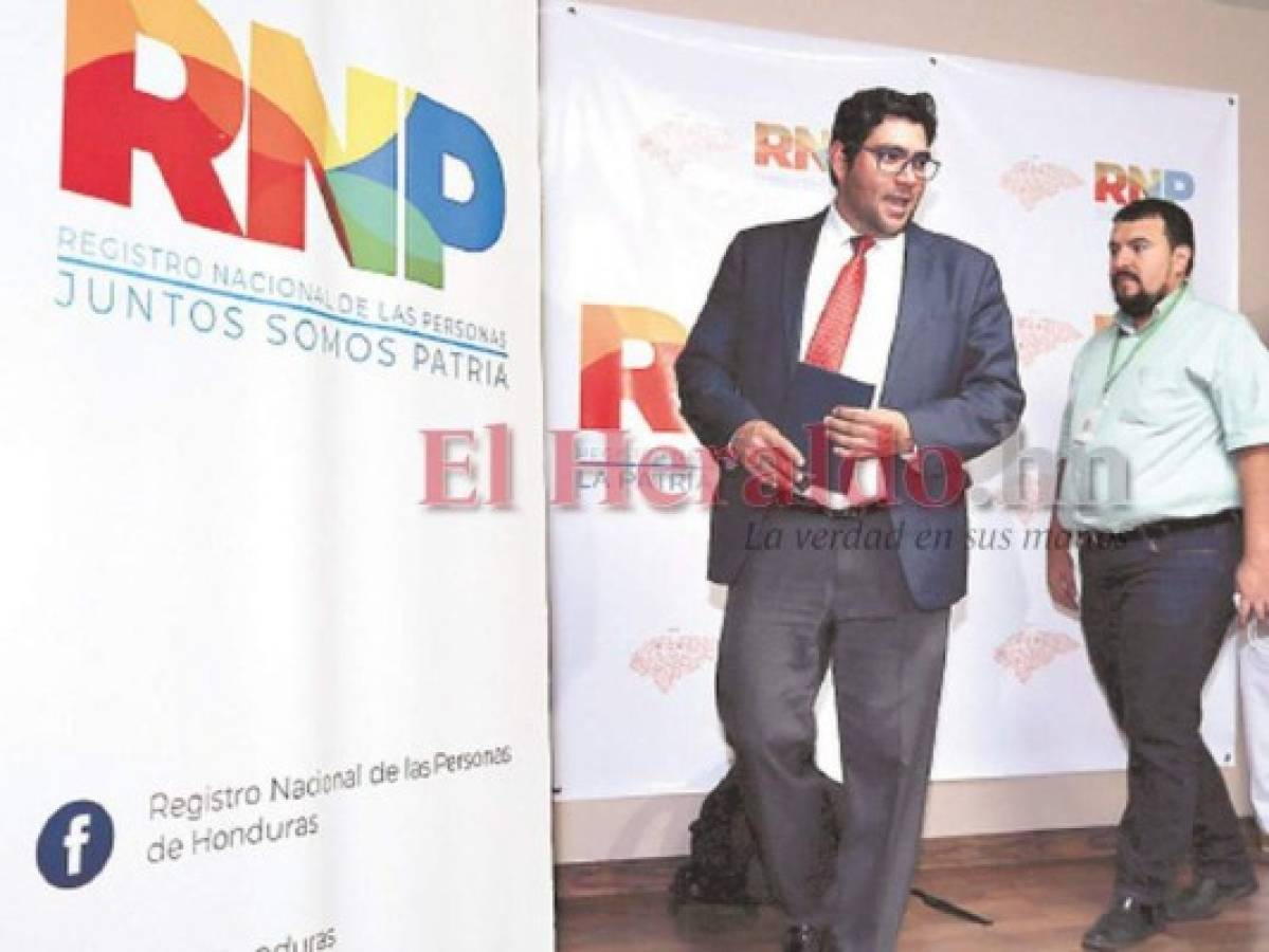 Delegación de RNP a Dinamarca para adjudicar cédula