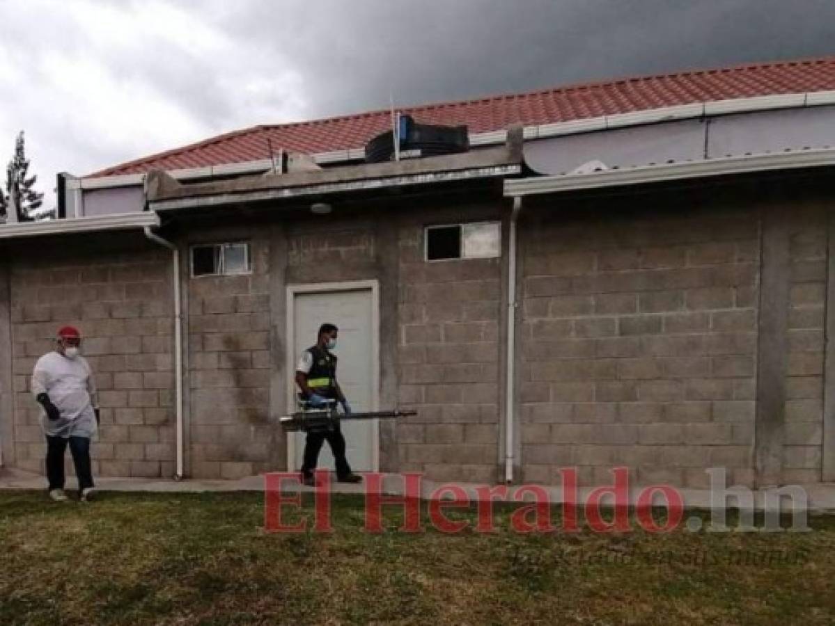 Casas cerradas no dejan combatir el dengue en zonas de alta incidencia