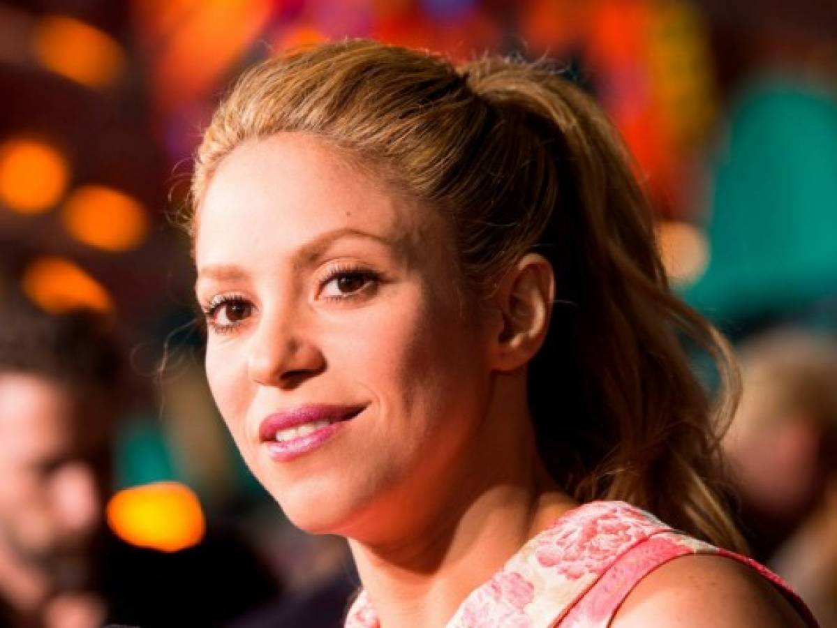 Shakira pospone gira mundial para mediados de 2018