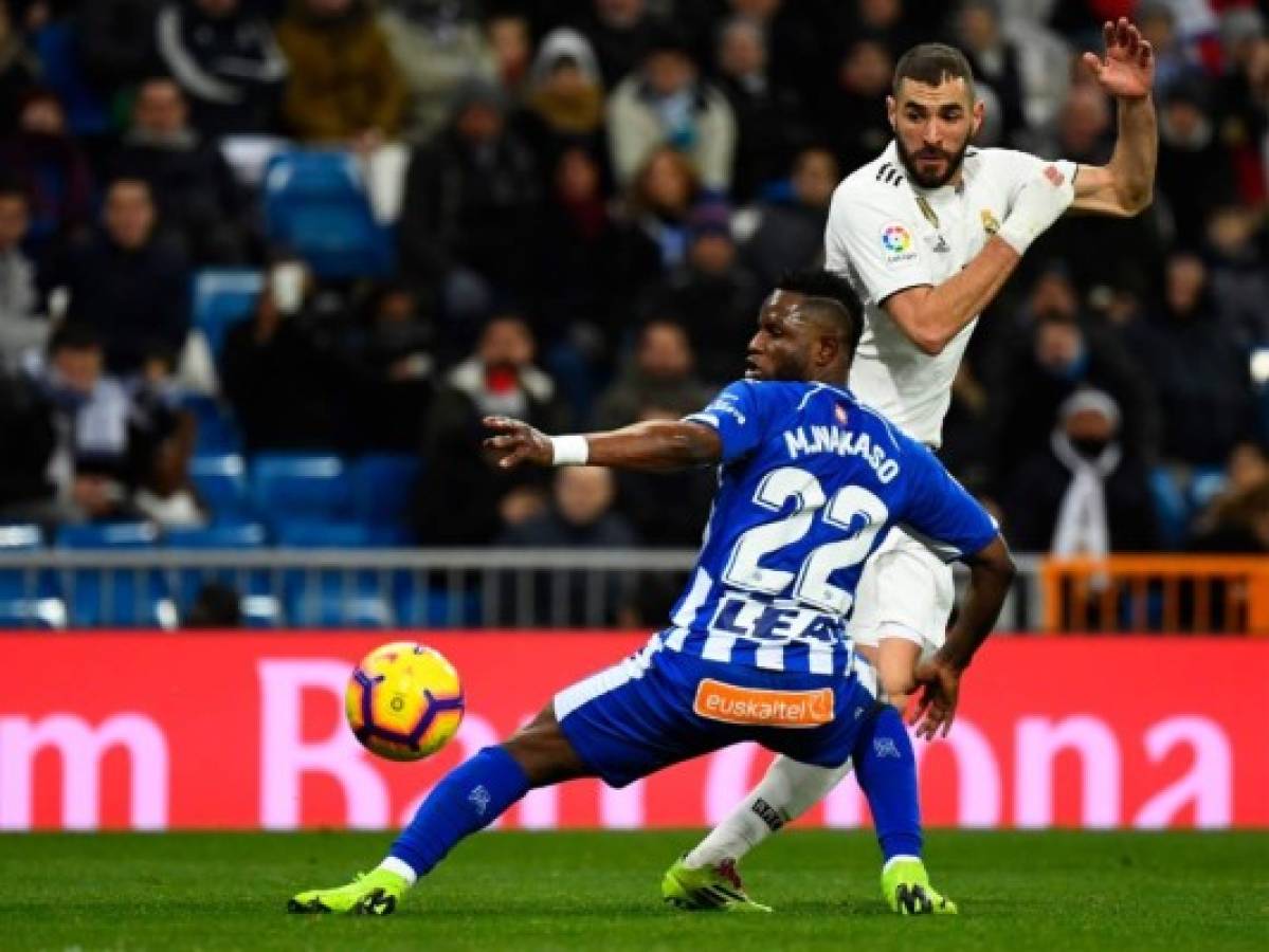 Real Madrid vence 3 - 0 al Alavés y se mete de lleno en la lucha por el título en España