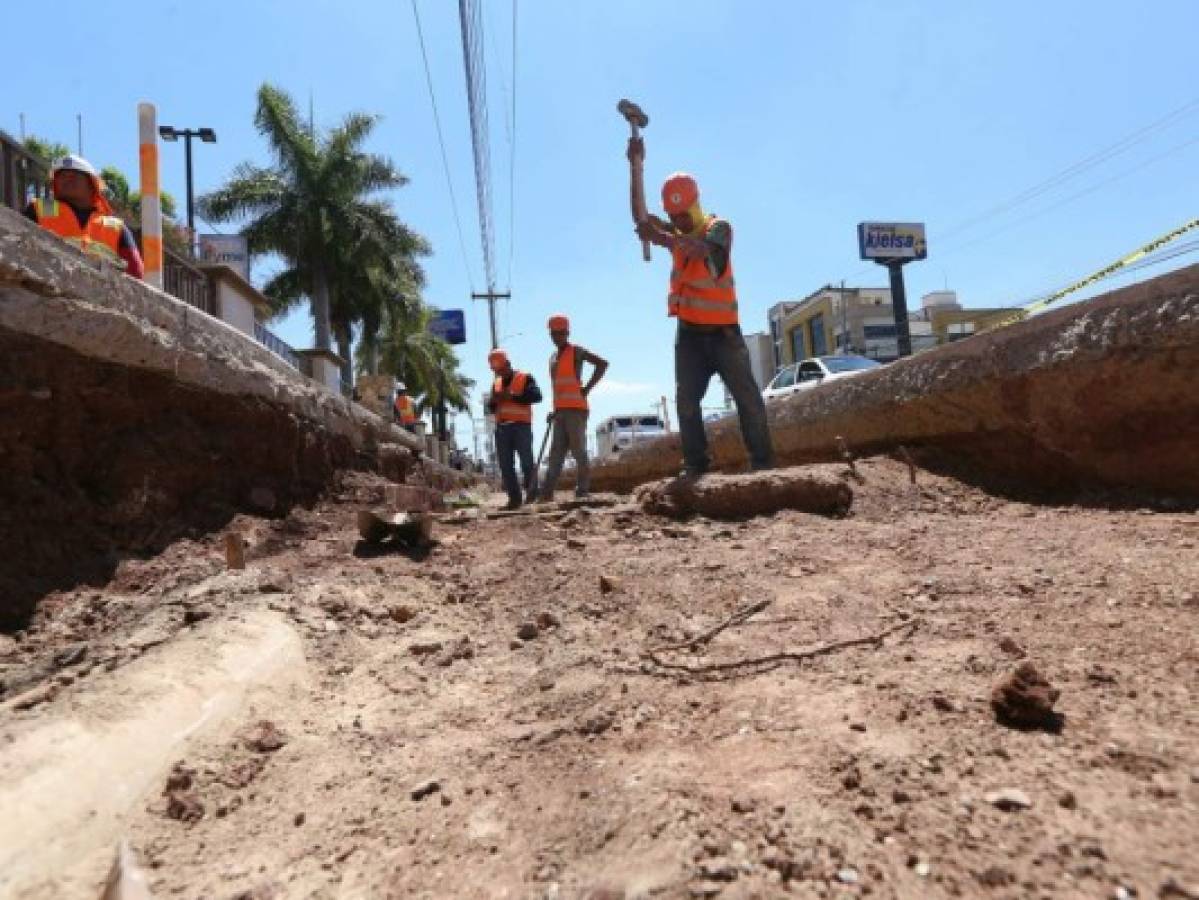 Capitalinos hacen uso de vías alternas, tras cierre de intersecciones en el bulevar Centroamérica