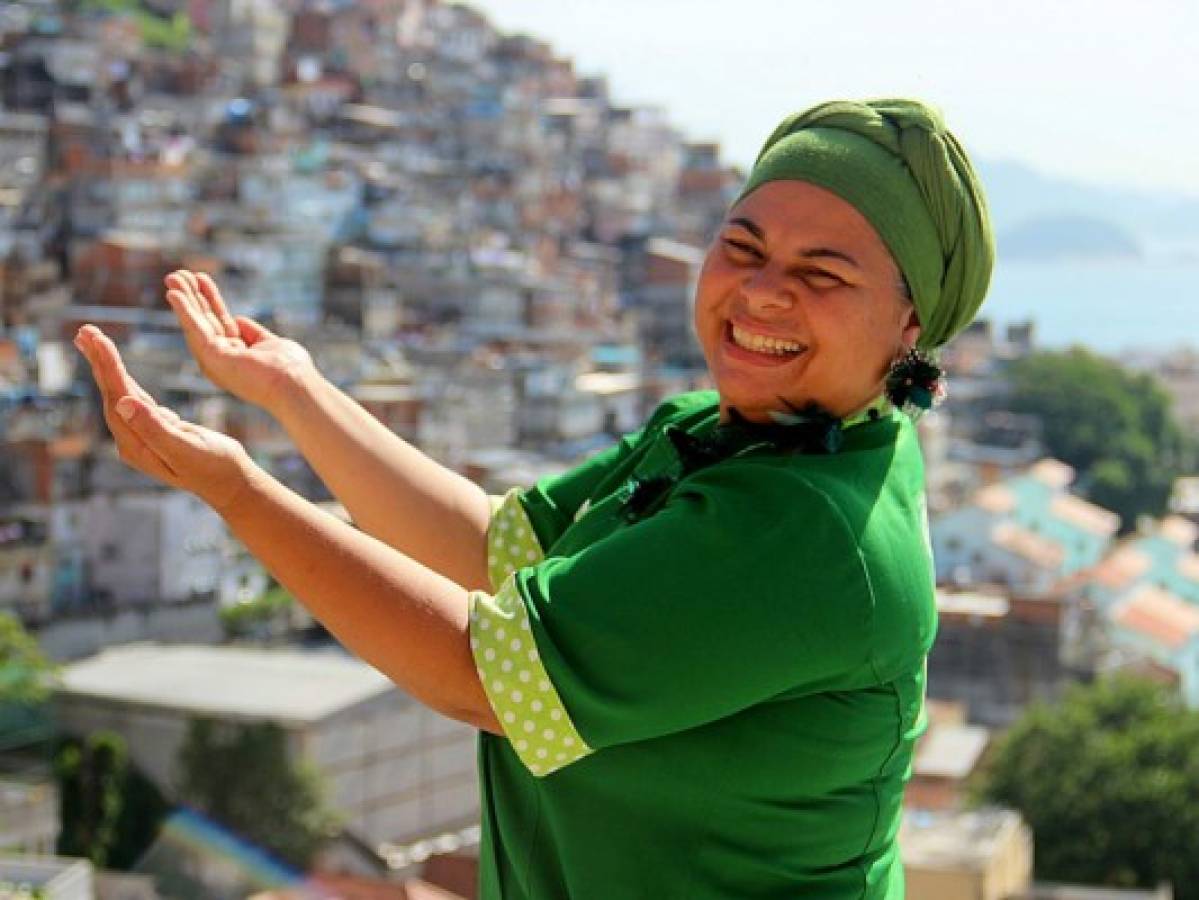 Brownies de cáscara de plátano y lasaña de tallos de brócoli se unen a la lucha contra el desperdicio de alimentos en las favelas de Río