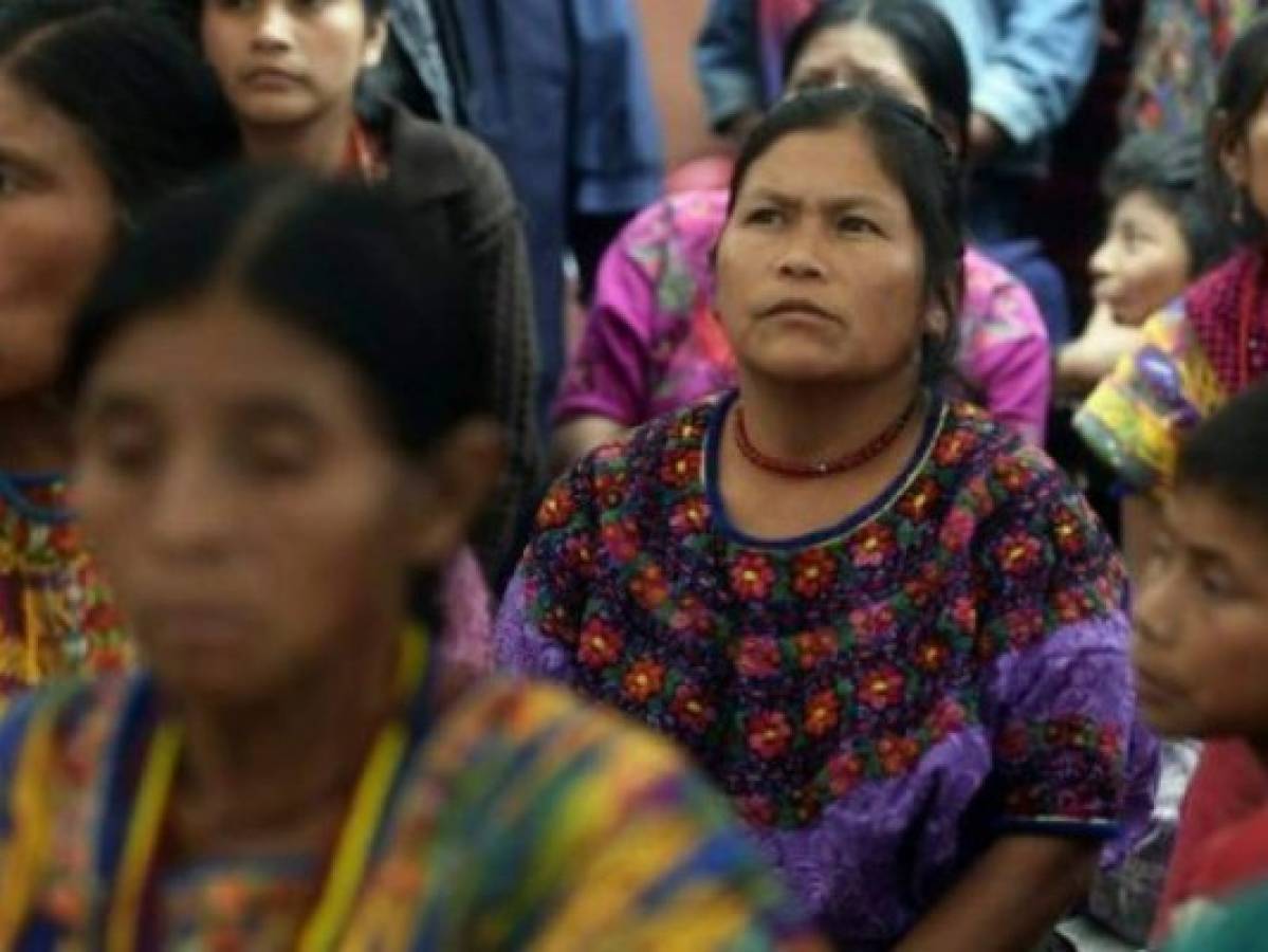 Buscan sacar del analfabetismo a mujeres indígenas guatemaltecas