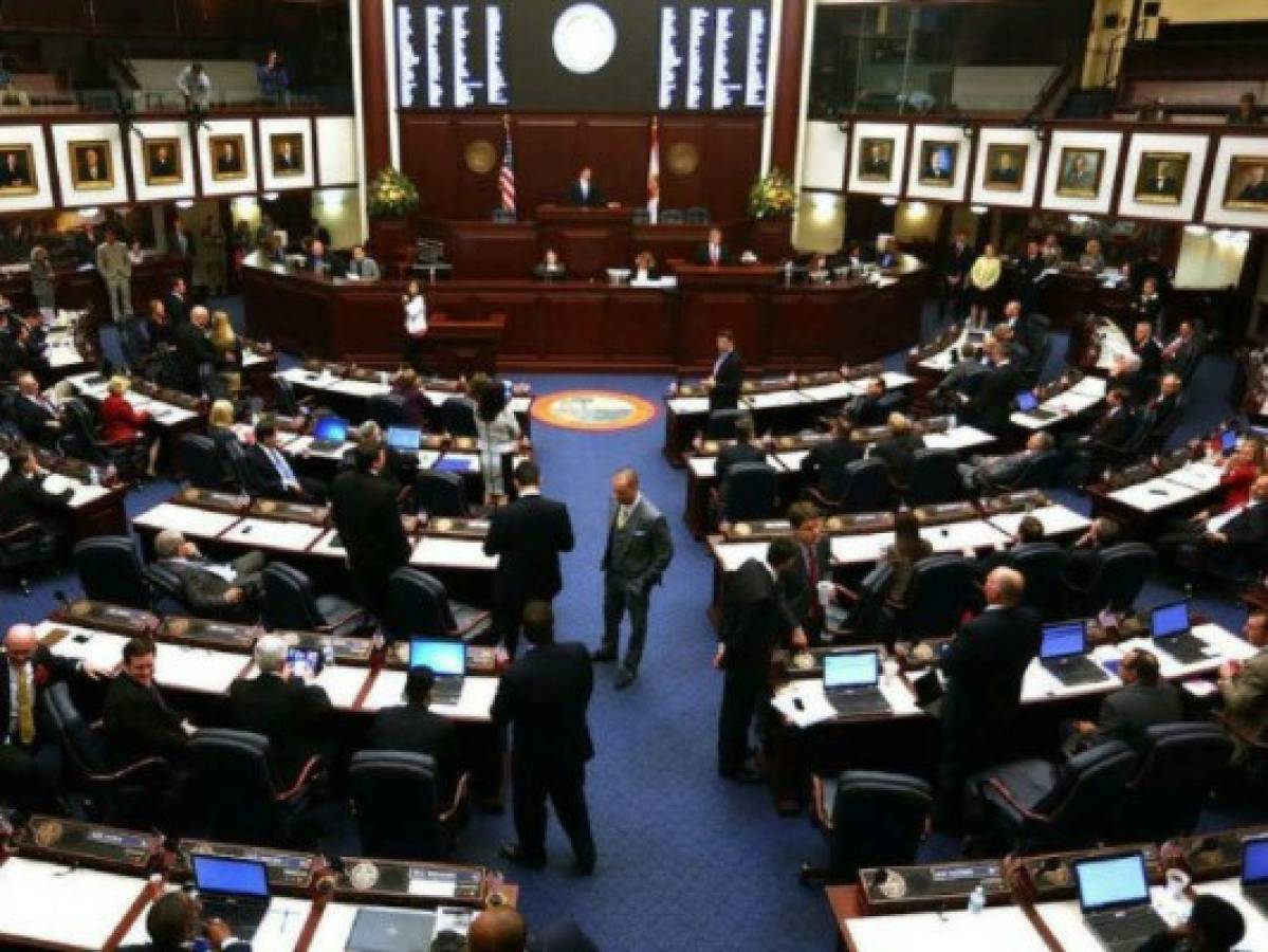 Legisladores de Florida repelen intento de prohibir fusiles en Estados Unidos