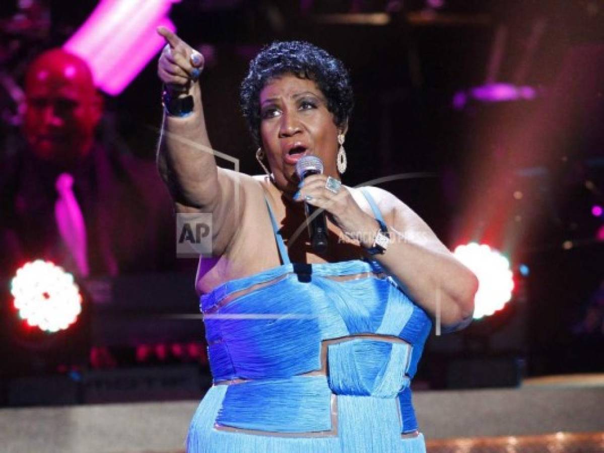 A subasta vestidos y sombreros de Aretha Franklin