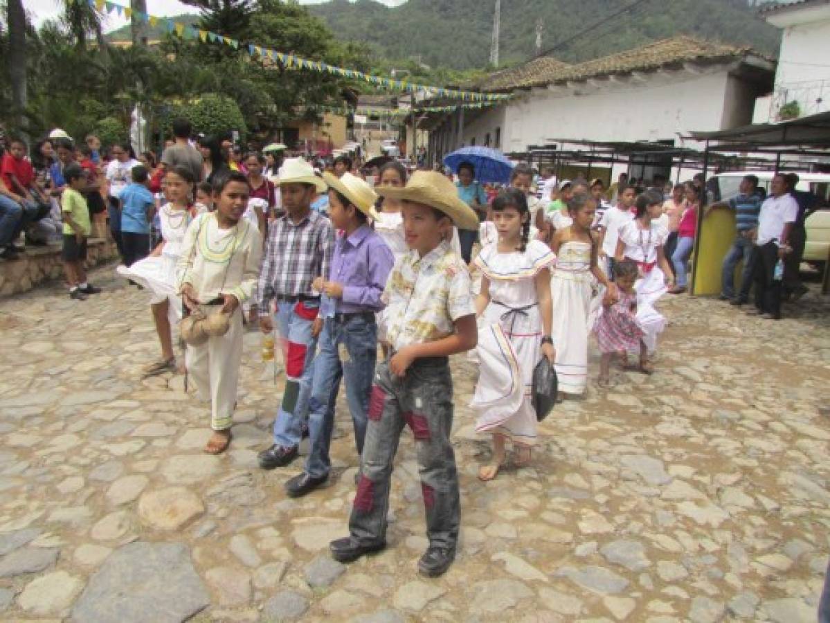 Gigantonas de Yuscarán hicieron vibrar al público durante festival