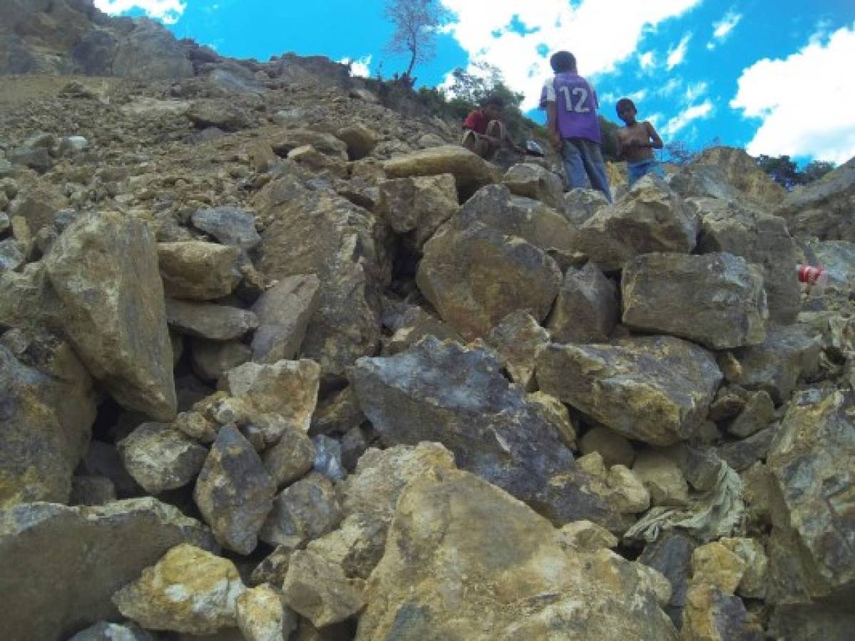 Los niños topo caen en la fiebre del oro en El Corpus, Choluteca