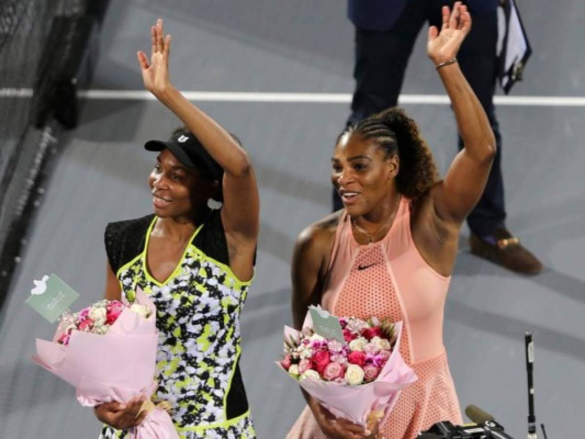 Serena y Venus Williams ofrecen clase de yoga por Instagram  