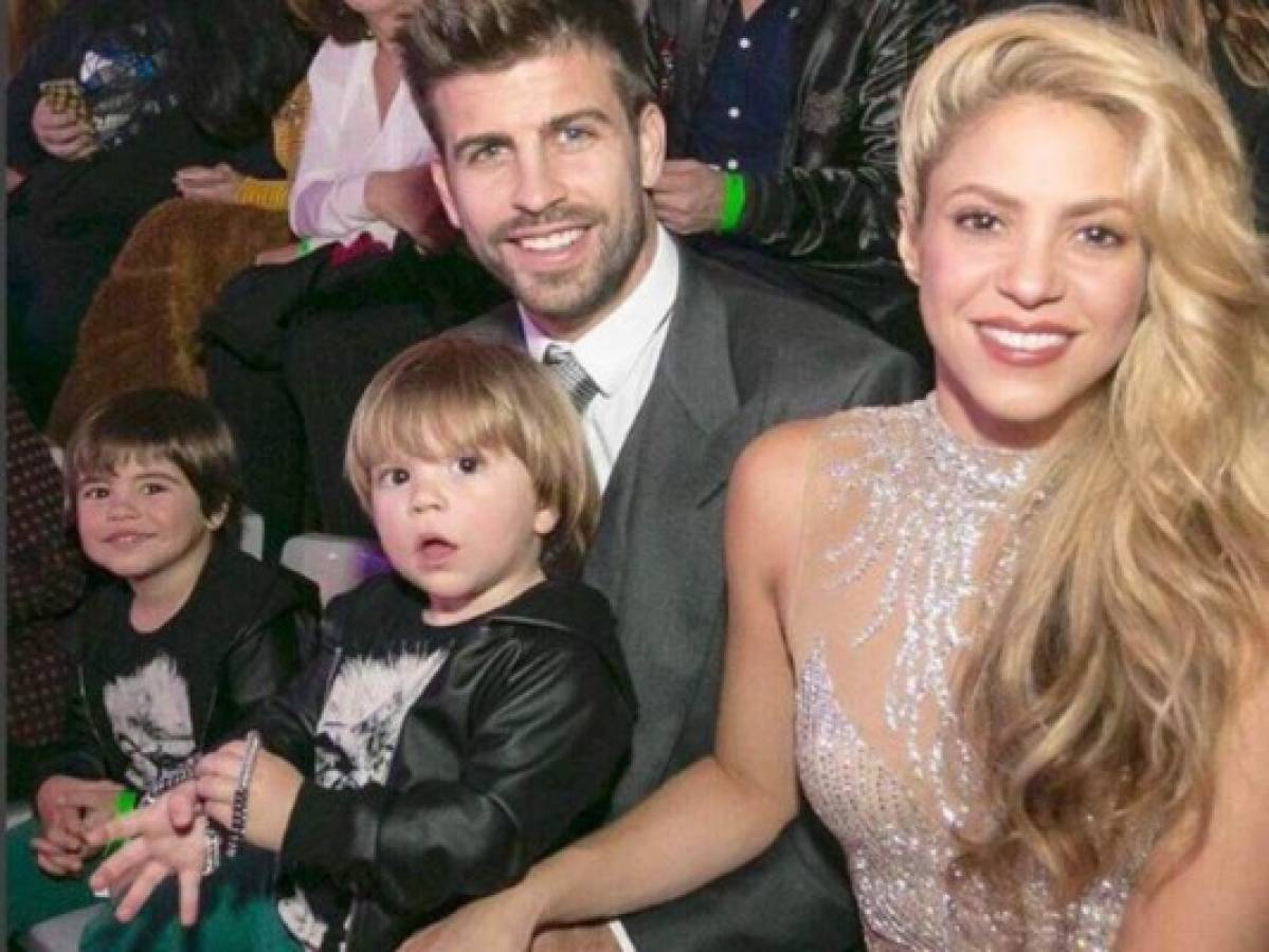 Shakira se divierte patinando con sus hijos mientras Gerard Piqué los graba