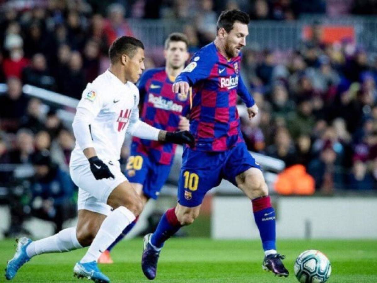 Barcelona gana 1-0 al Granada en el debut de Setién y regresa al liderato