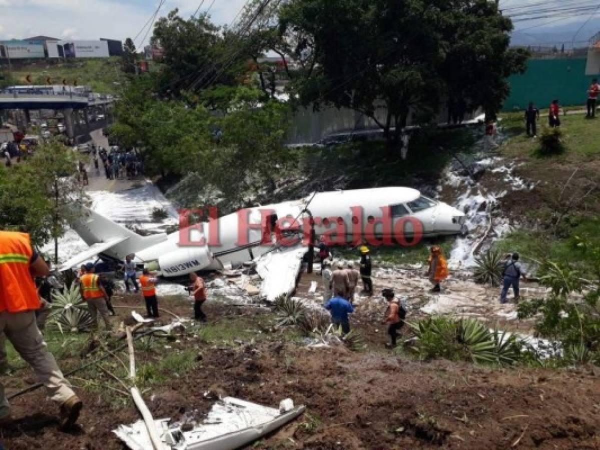 Realizan inspecciones a restos del avión que se salió de la pista del Aeropuerto de Toncontín