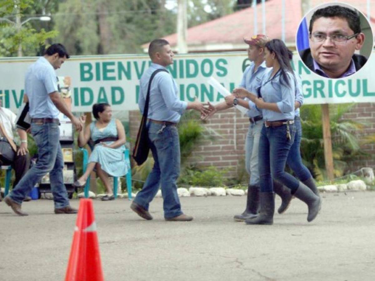 Debido al descalabro administrativo y académico que atravesaba la UNA, el Congreso Nacional ordenó una intervención para ponerla en orden.