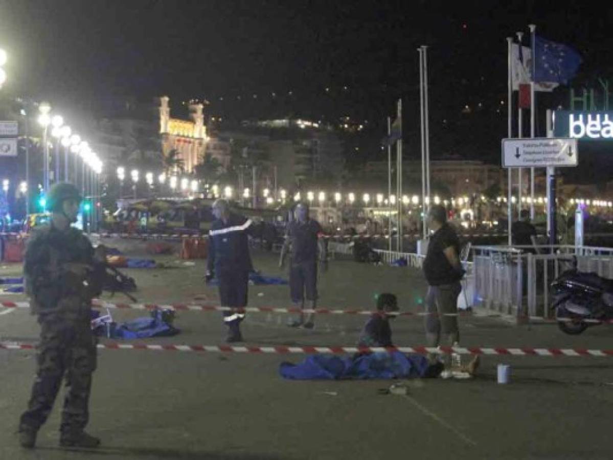 Atentado en Francia deja al menos 84 muertos