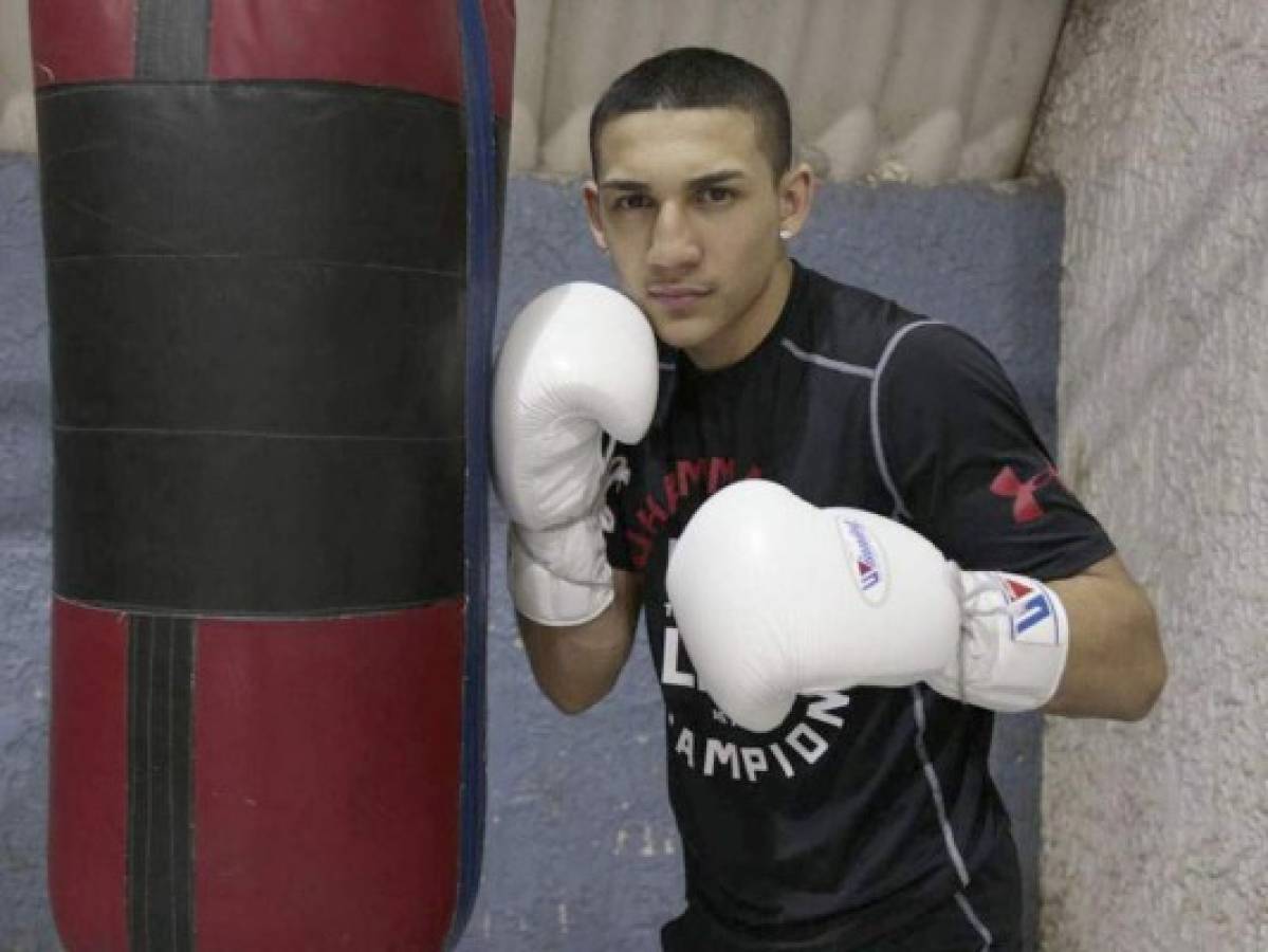 El boxeador hondureño Teófimo López hace comercial para Bein Sport