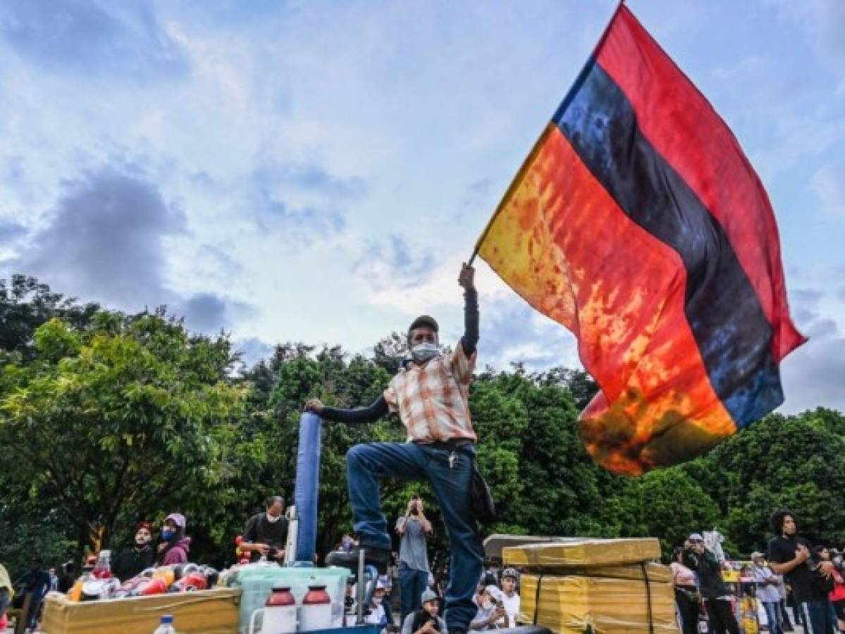 Duque, sitiado por las protestas y las críticas a su manejo de la crisis en Colombia