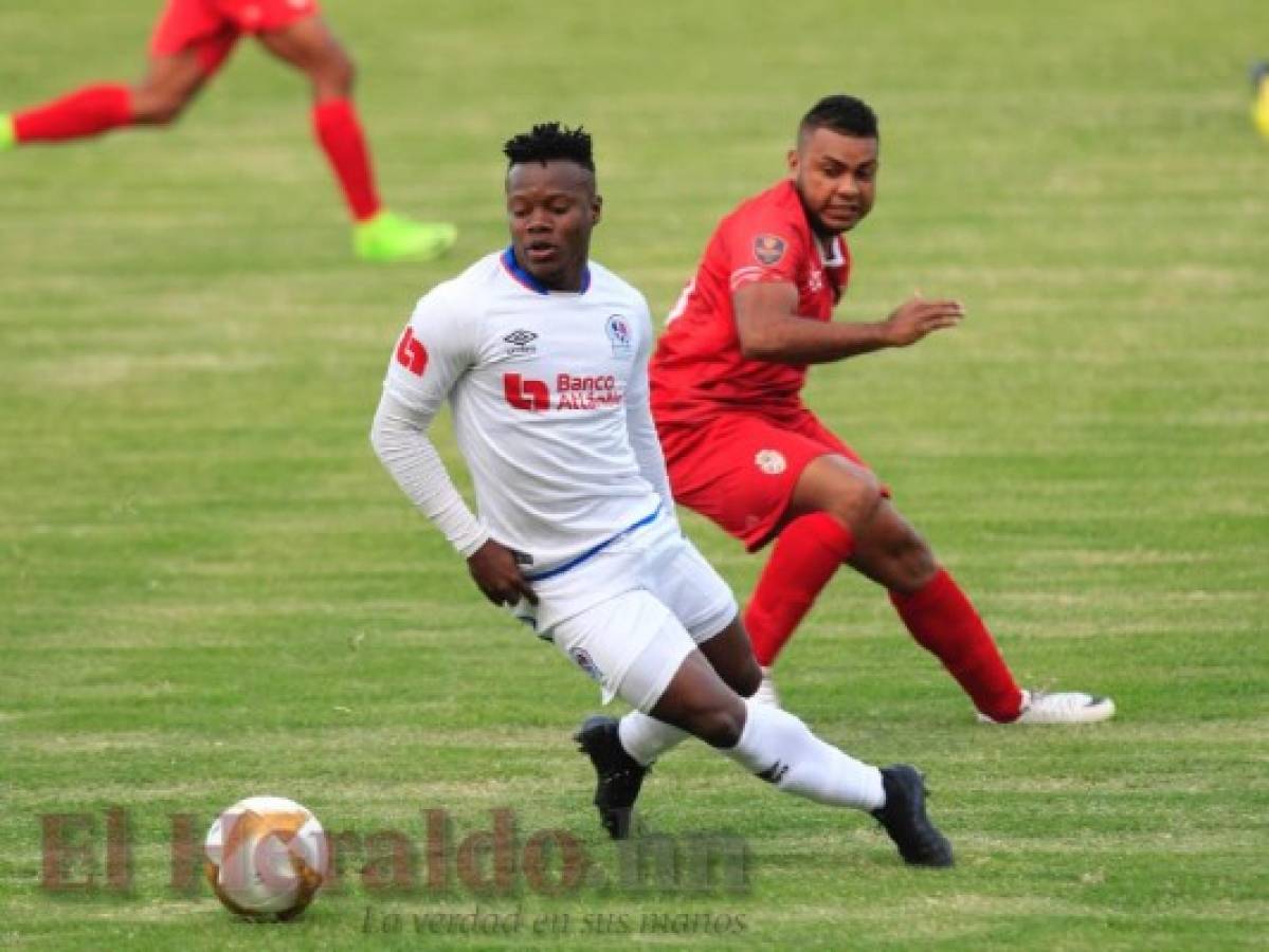 Olimpia ganó 2 a 0 a la Real Sociedad en su debut en el Estadio Nacional