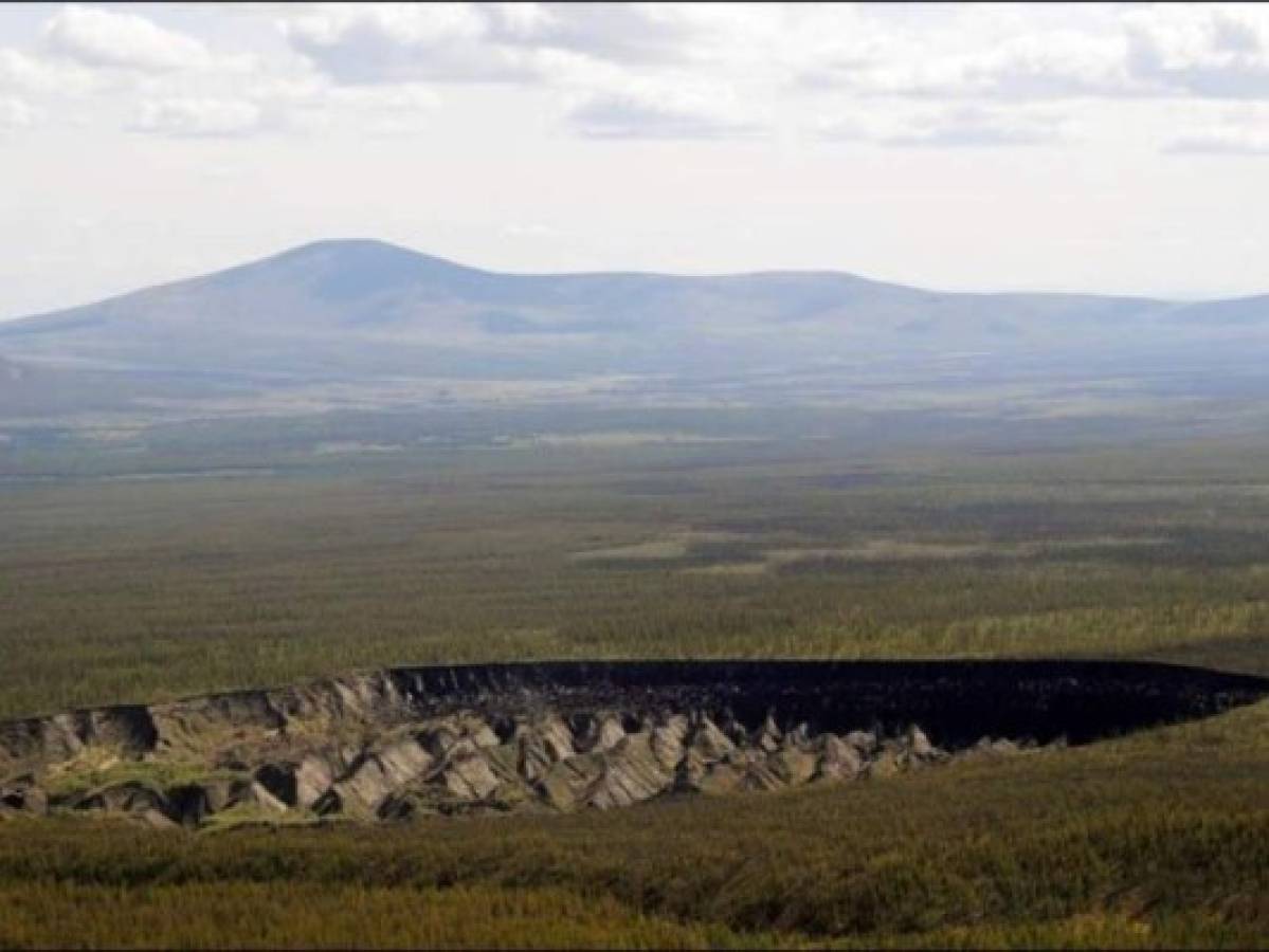 ¿Por qué sigue creciendo 'La puerta del infierno' hallada en Siberia Oriental?