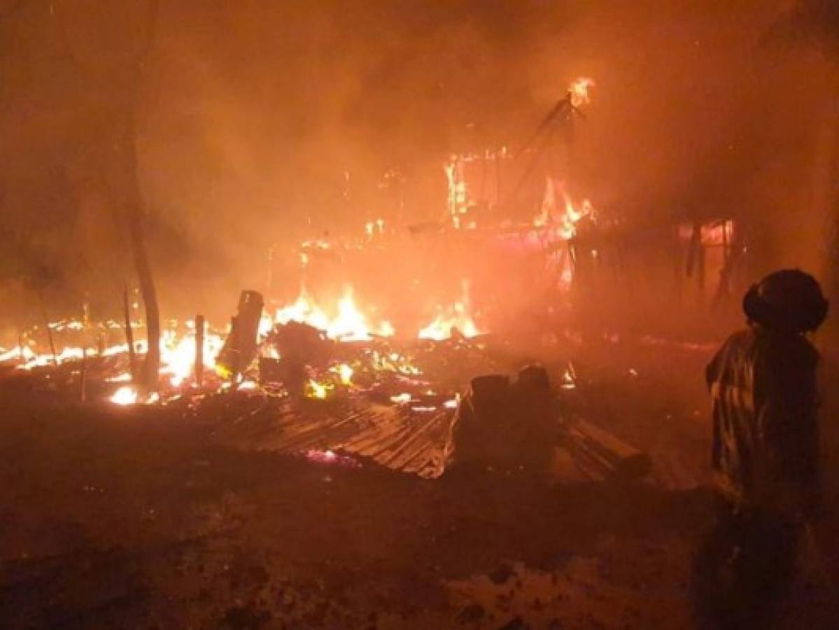 Incendio arrasa con una casa de vacaciones en West Bay, Roatán