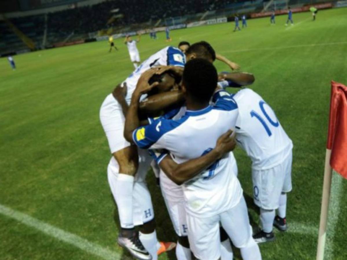 Selección de Honduras se dejó alcanzar dos veces por El Salvador y se complicó Rusia