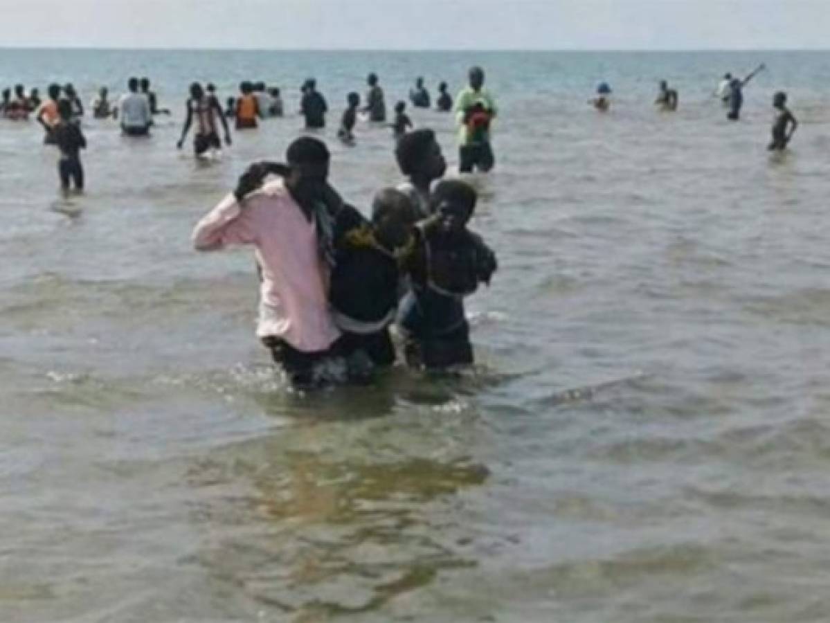 Al menos ocho futbolistas mueren al naufragar su barco en Uganda