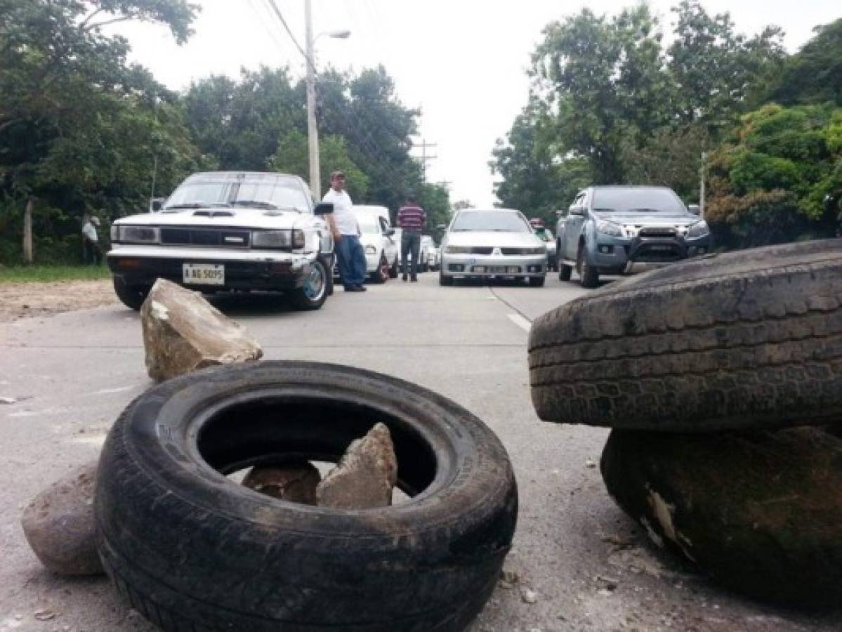 Transportistas paralizan buses y taxis en la capital de Honduras