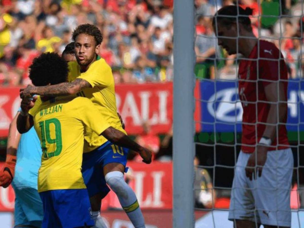 Futbolistas de la Liga Nacional ven a Brasil campeona en Rusia