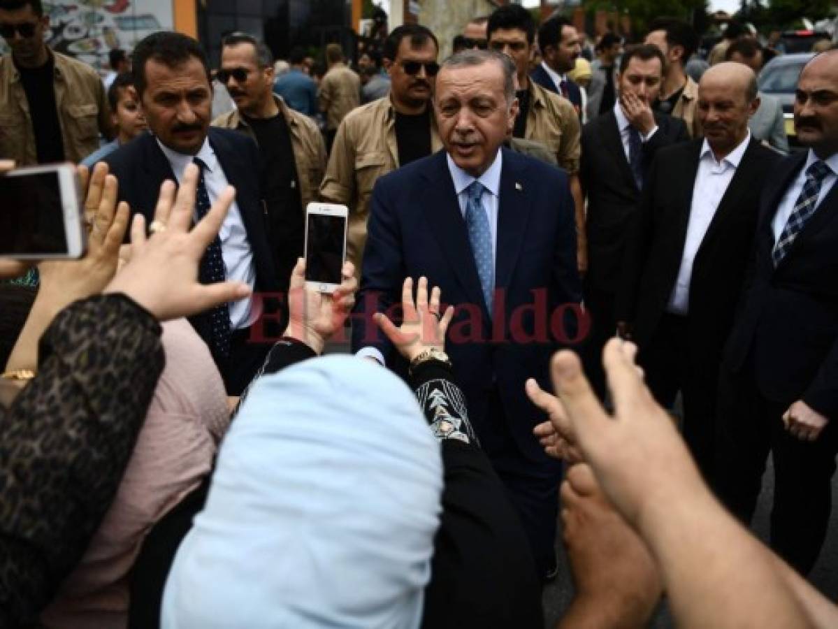 Elecciones Turquía: Recep Tayyip Erdogan encabeza resultados parciales