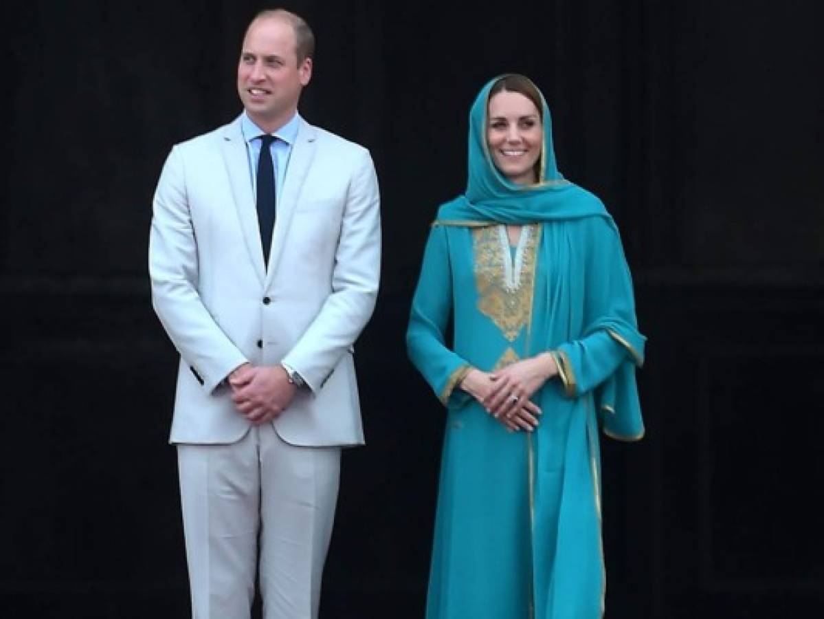 El príncipe William y Kate Middleton dejan Pakistán