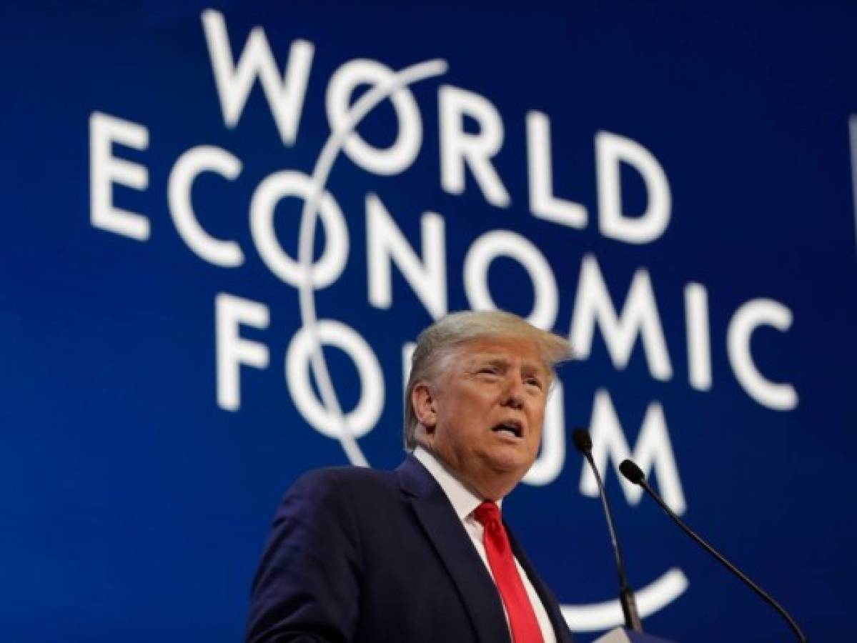Trump presume de la 'espectacular” economía de EEUU en Davos  