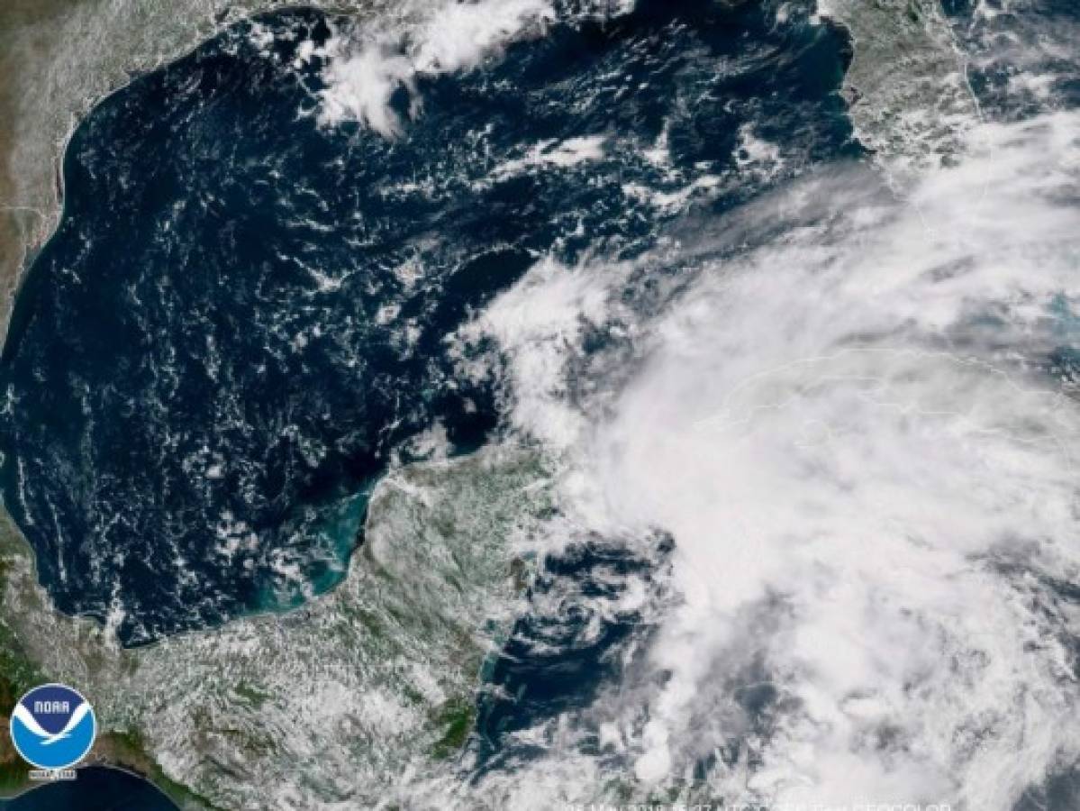 Decretan estado de emergencia en Florida por tormenta subtropical Alberto