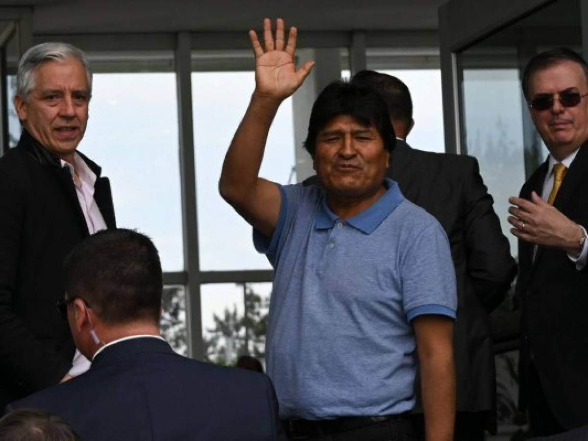 Evo Morales llega a México tras recibir asilo político