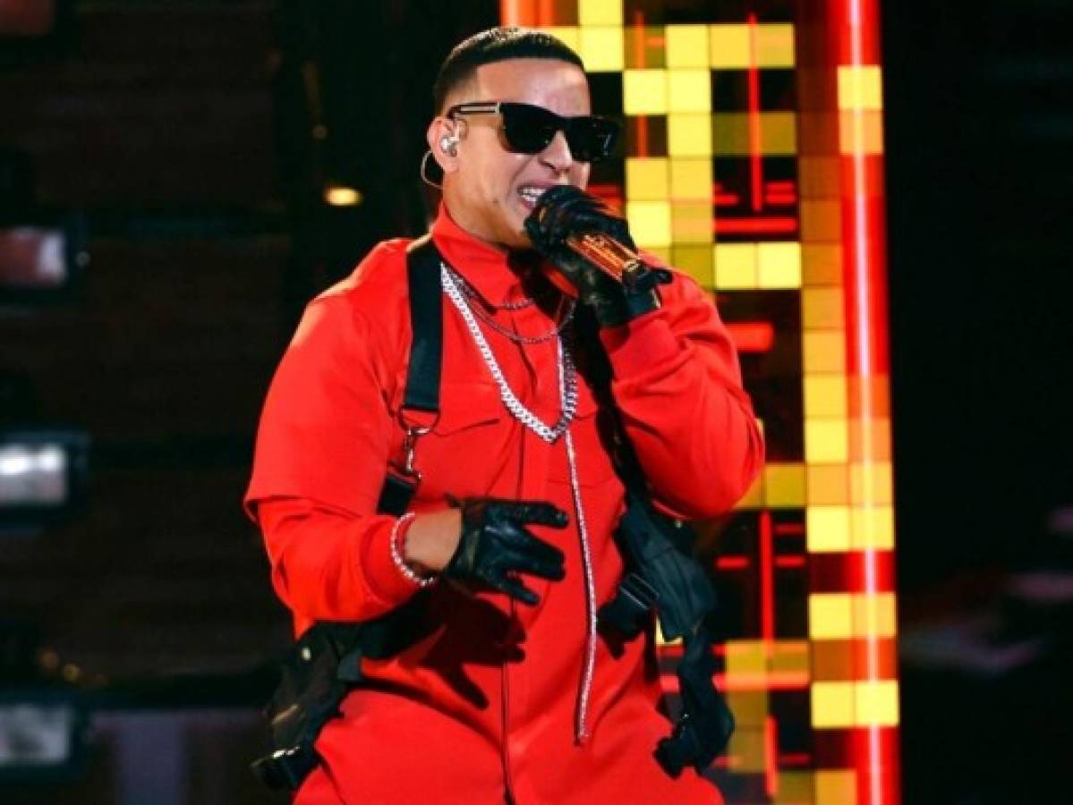 Daddy Yankee recibe premio como mejor compositor del año