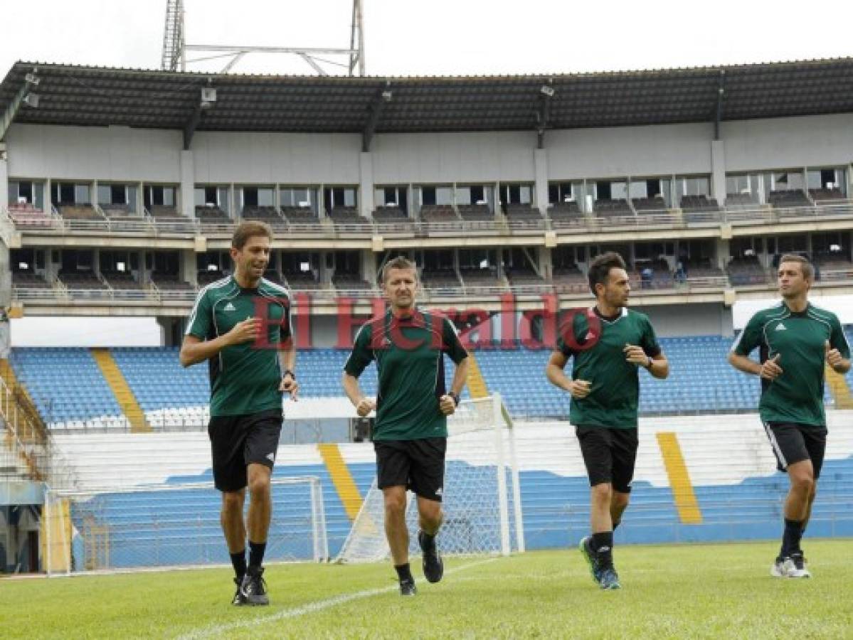Los árbitros del repechaje Honduras vs Australia entrenaron en el estadio Olímpico
