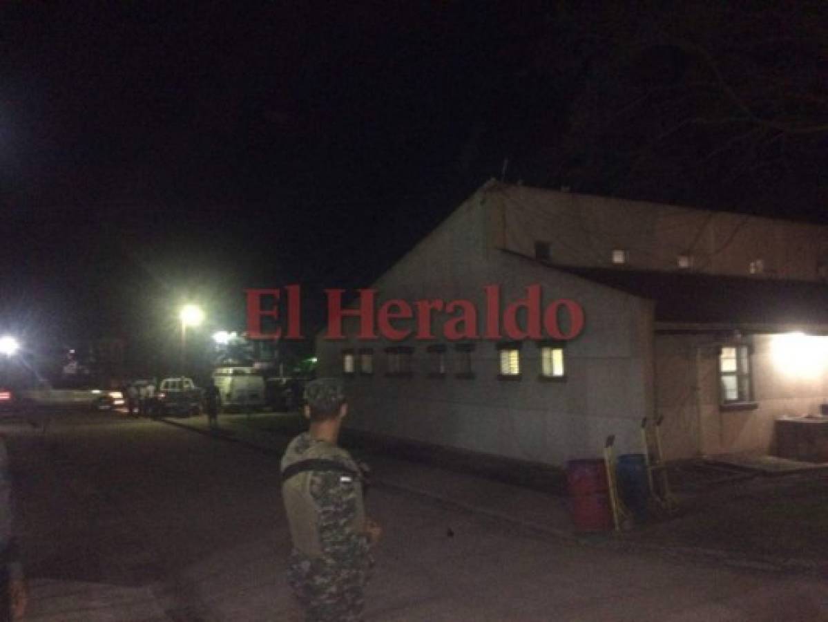 Morgues móviles realizan autopsias a víctimas de masacre en Juticalpa; exámenes forenses durarán ocho horas continuas