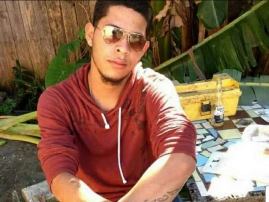 Hondureño recibe los restos de su hermano fallecido en México