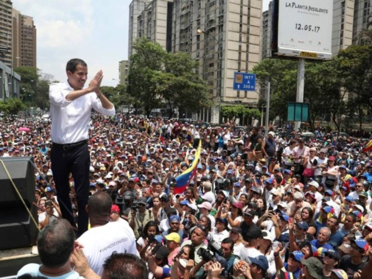Guaidó plantea huelga general para sacar a Maduro del poder