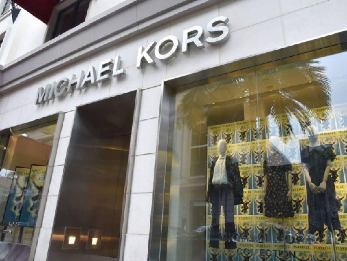 Michael Kors compra Versace por 1,830 millones de euros