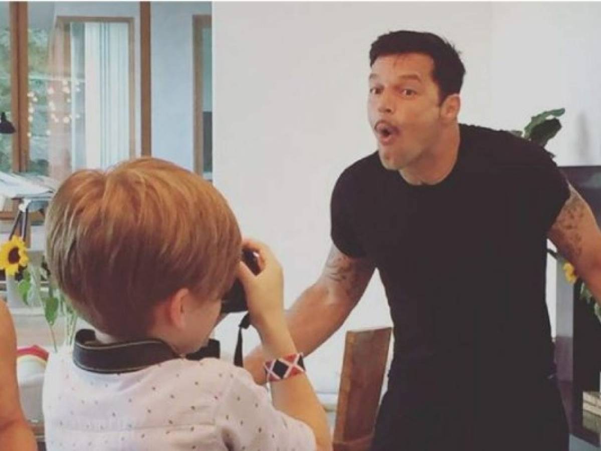 Hijos de Ricky Martin se roban las miradas tras posar junto a Jwan Yosef