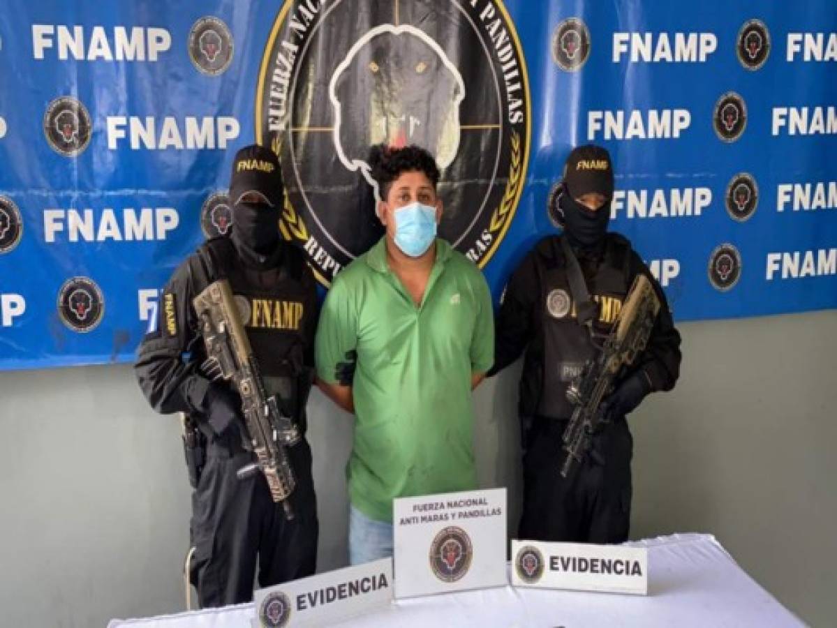 Cae 'El Carnicero', presunto marero vinculado a cadáveres con rótulos 'extorsionadores.com'