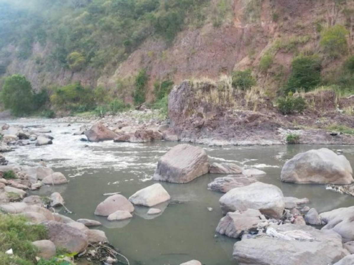 Encuentran el cadáver de un hombre en río Choluteca