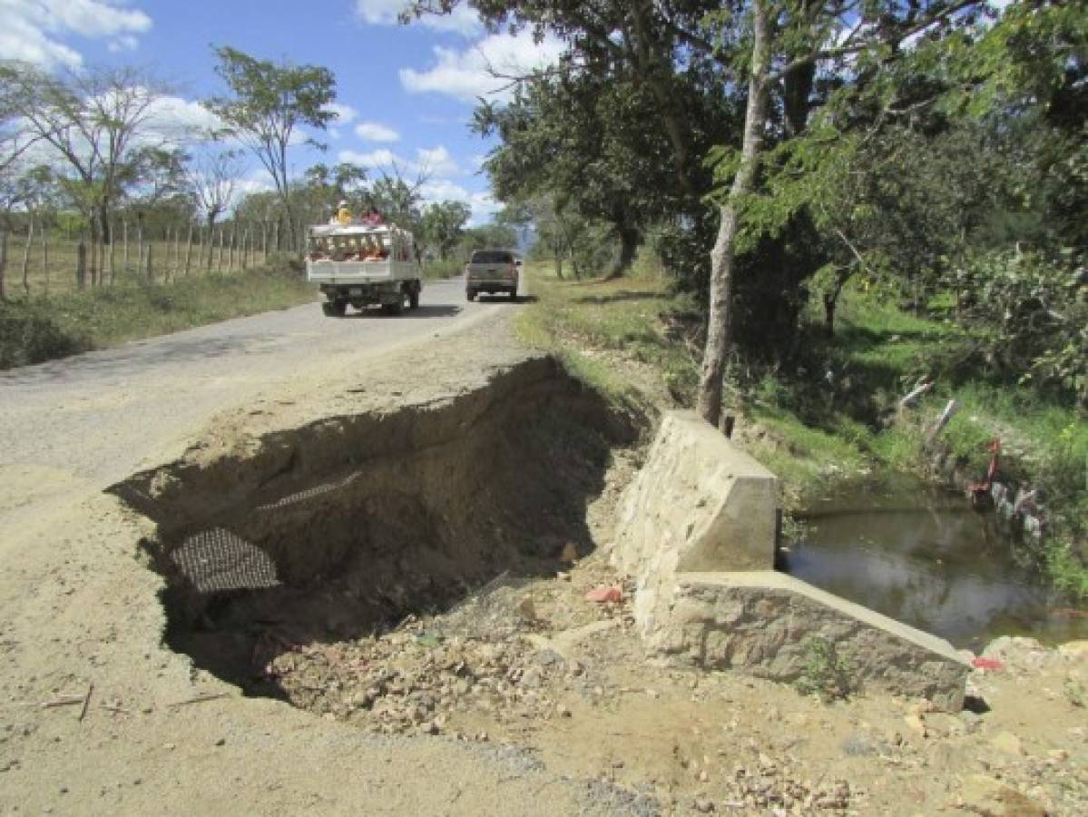 Gobierno de Honduras aprueba recursos para bacheo de carretera