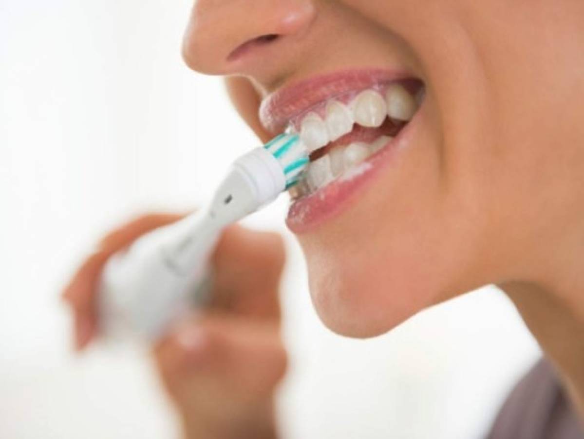 Estos son los cuidados que debes tener con tu cepillo de dientes