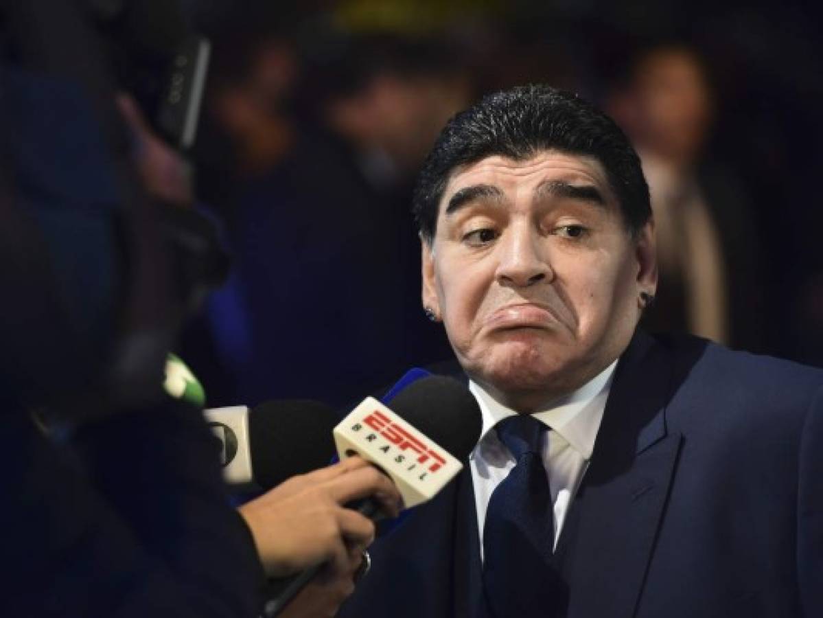 Maradona disconforme con Sampaoli pese a clasificación al Mundial  