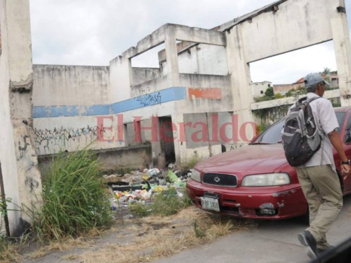 Vecinos del bulevar Fuerzas Armadas: 'Viejo edificio es guarida de inadaptados sociales'