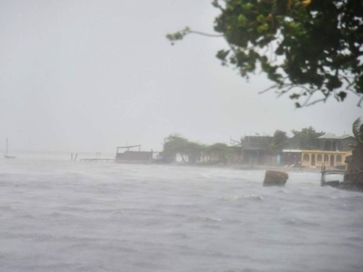 Fuertes lluvias y vientos en República Dominicana por paso de huracán Irma