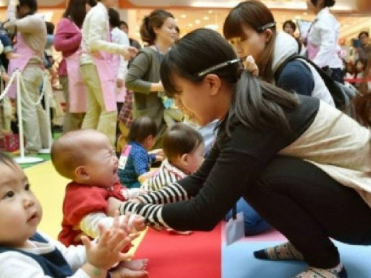 Polémica en Japón para que las mujeres se queden en casa y cuiden a los niños